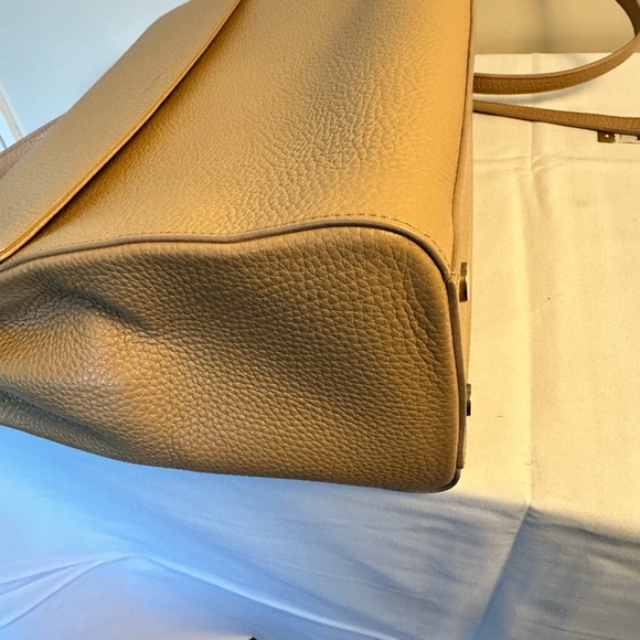 Ysl tote in beige grained leather. *lv twilly scarf not included - Picture 9 of 15